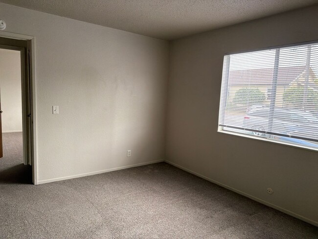 Building Photo - 1580 H St