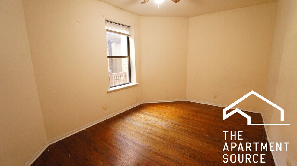 Building Photo - 3149 W Medill Ave