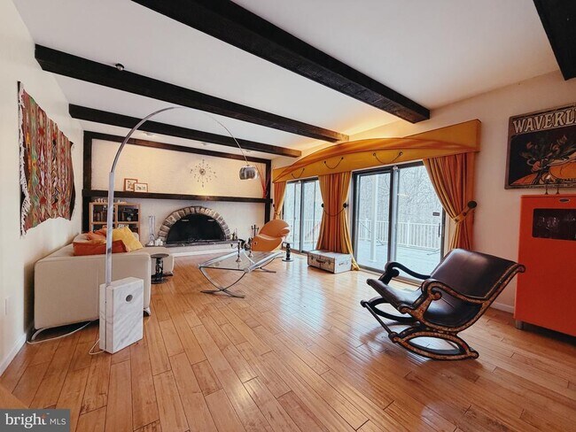 Building Photo - 1317 Mettler Rd