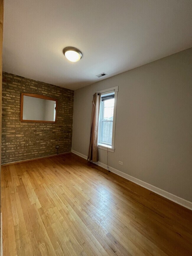 Building Photo - 4938 N Winthrop Ave