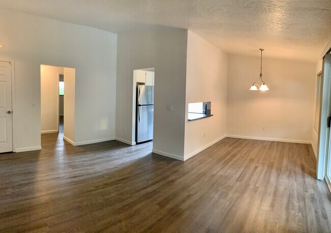 Building Photo - 12626 Ne 118th St, Apt 3