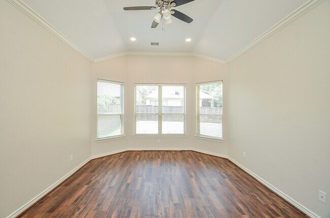 Building Photo - 35 S Marshside Pl