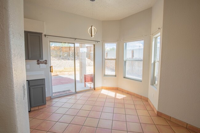 Building Photo - 2656 Bearcat Dr