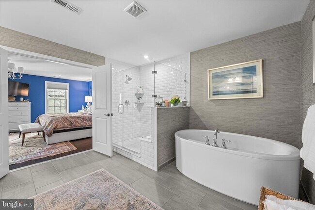 Building Photo - 407 Berlo Ln