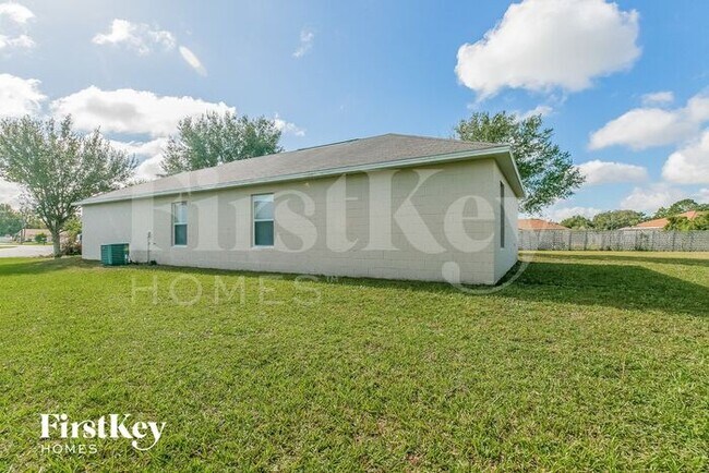 Building Photo - 711 Hamster Way