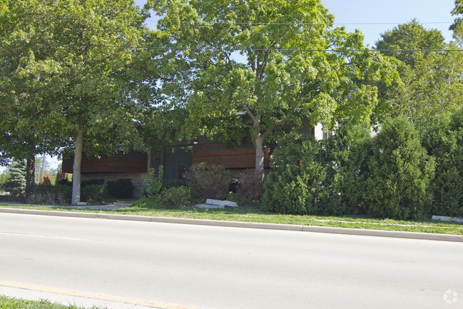 Building Photo - 800 Banker Rd