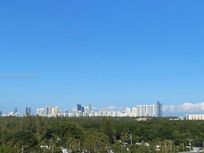 Building Photo - 2350 NE 135th St