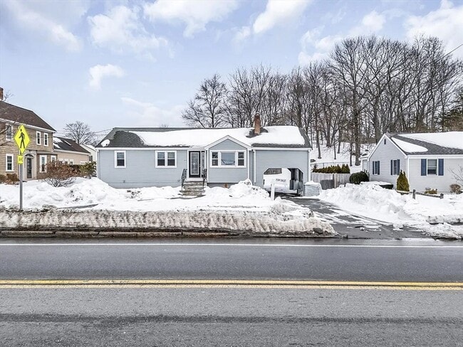 Building Photo - Beautifully Renovated 3-Bedroom Home in Woburn – $3,650.00/mo