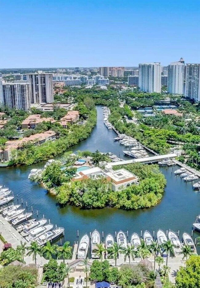 Building Photo - 18181 NE 31st Ct