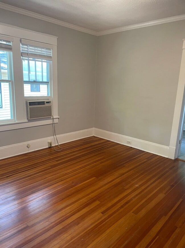 Building Photo - Spacious 2 Bedroom with an Office - LAWNCA...