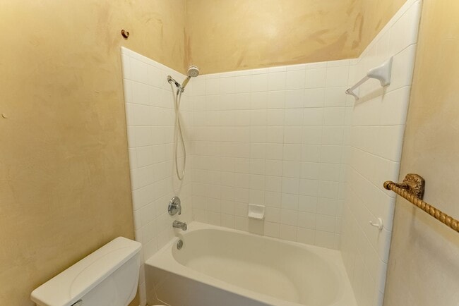 Building Photo - Alluring 3bd/2ba Lakeline Oaks Home in Cedar Park!