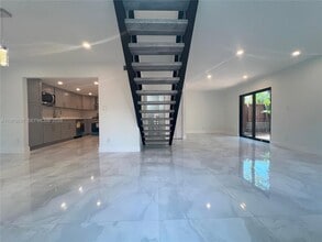 Building Photo - 6435 SW 116th Pl