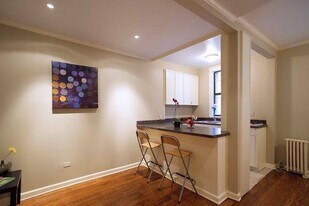 Building Photo - 1457 Park Rd NW