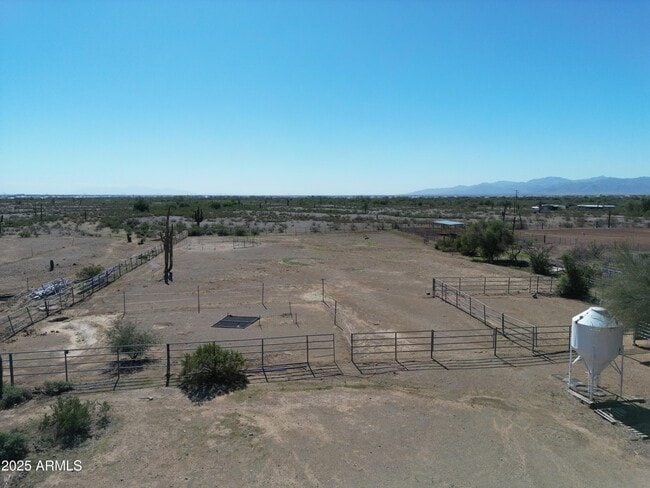 Building Photo - 16511 W Dale Ln