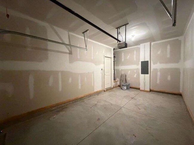 Building Photo - 35300 Condor Ct