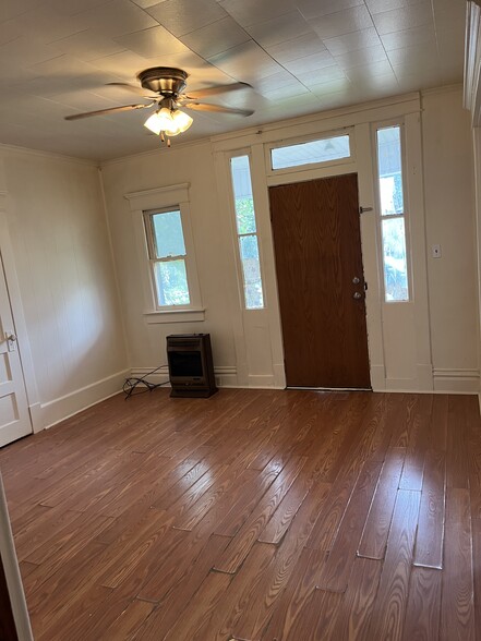 Building Photo - 521 3rd St