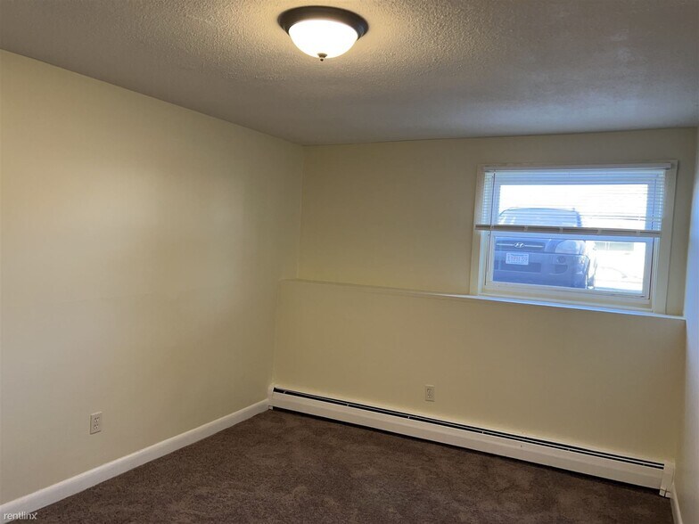 Building Photo - 469 Mount Hope Ave