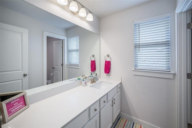 Building Photo - 7525 Desert Needle Dr