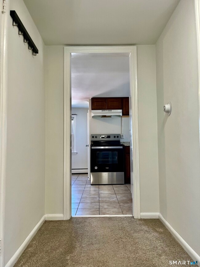 Building Photo - 657 Naugatuck Ave