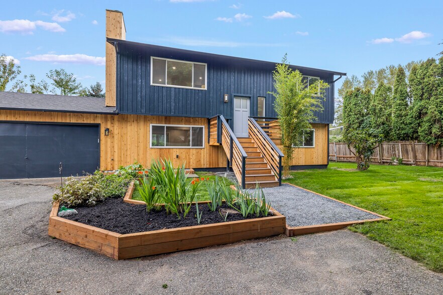 Building Photo - 920 207th Pl SE