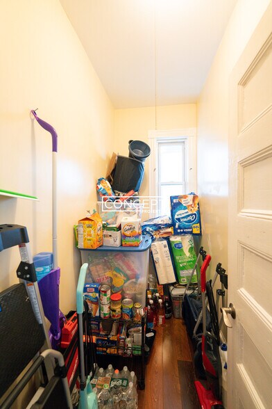 Building Photo - 20 Lawn St