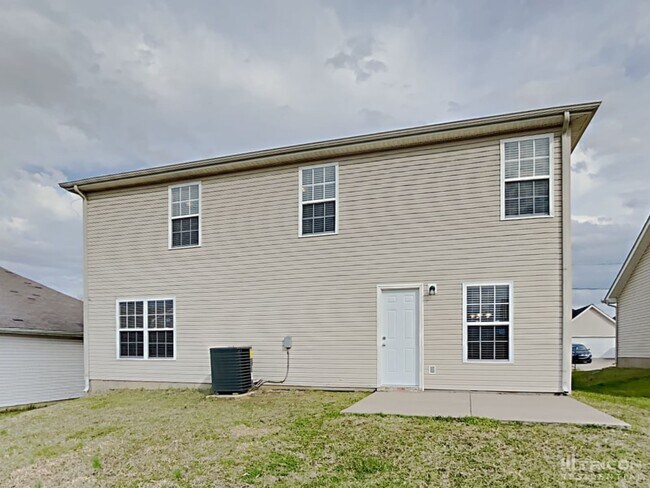 Building Photo - 225 Quiet Ln