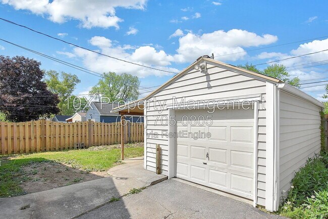 Building Photo - 227 Haldy Ave