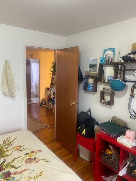 Building Photo - 2067 32nd St