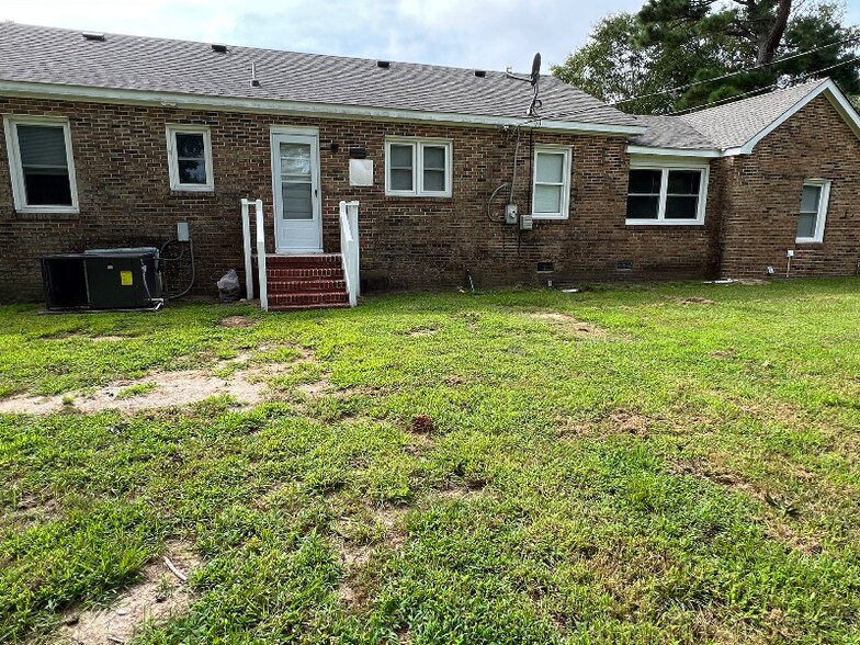 Building Photo - 1119 Aydlett Rd