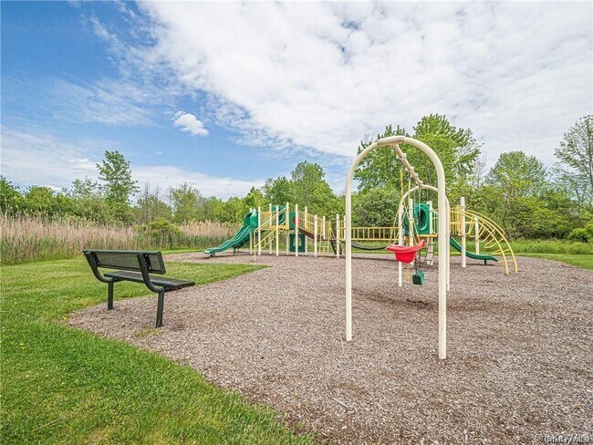 Building Photo - 255 Homestead Village Dr