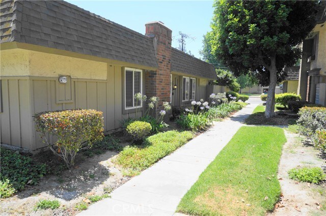 Building Photo - 2015 E Saddlewood Ln