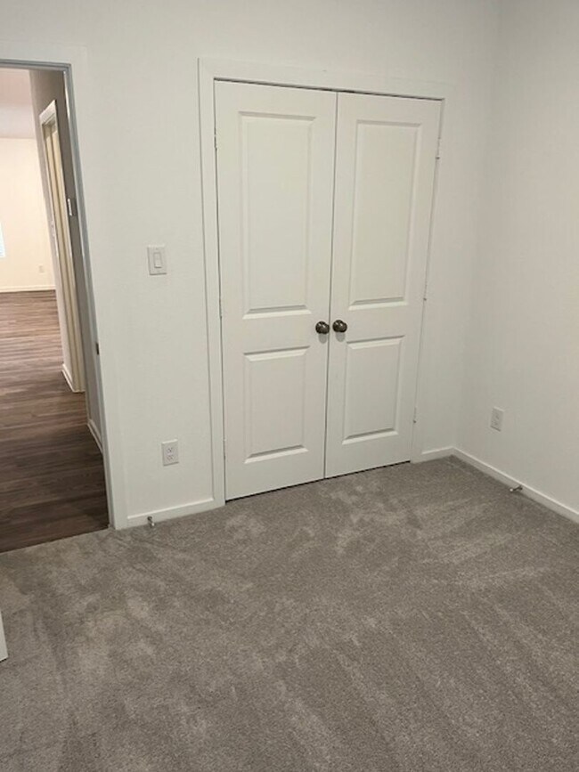 Building Photo - Charming 4BR Brand New House in League City