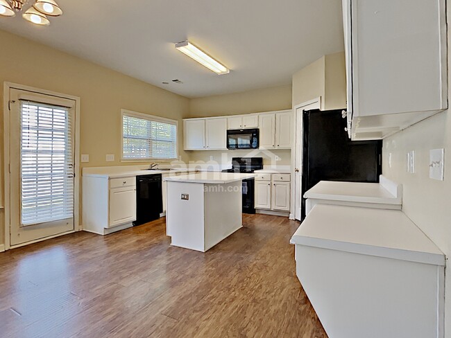 Building Photo - 3547 Myrtlewood Chase NW