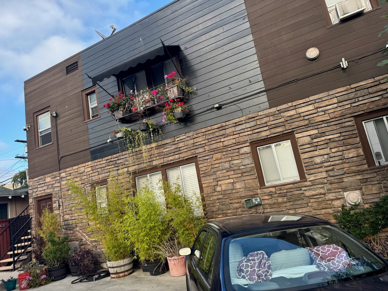 Building Photo - 5919 Lexington Ave