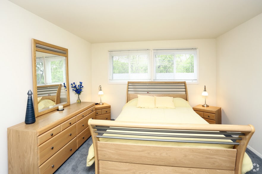 Pine Ridge 3632 Pine Ridge Ct Moline IL 61265 Apartment Finder