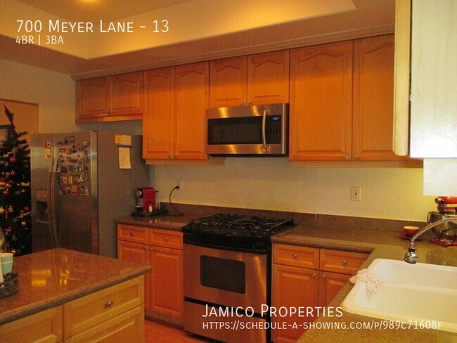 Building Photo - 700 Meyer Ln