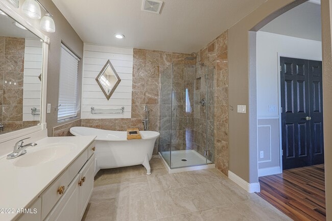 Building Photo - 16146 N 158th Ave