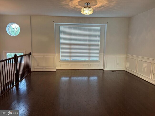 Building Photo - 9075 Alexander Way