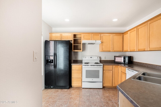 Building Photo - 813 Ocotillo Dr