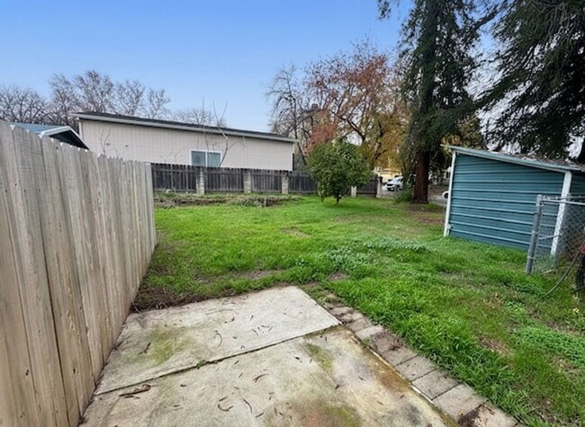 Building Photo - Conveniently Located Home with Attached Studio!