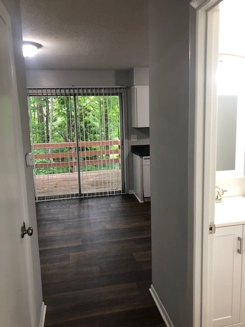 Building Photo - 1518 Crest Rd