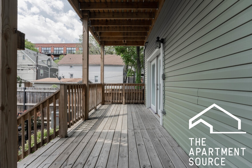 Building Photo - 2651 W Armitage Ave