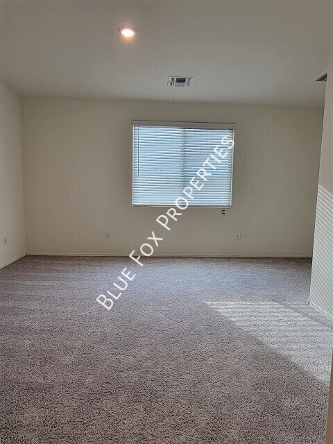 Building Photo - 5525 W Lazy Farm Dr