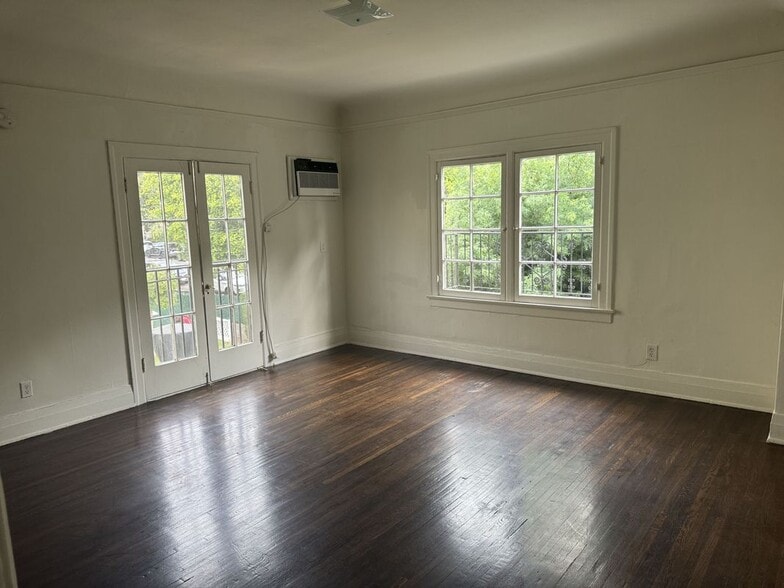 Building Photo - 245 S Berendo St