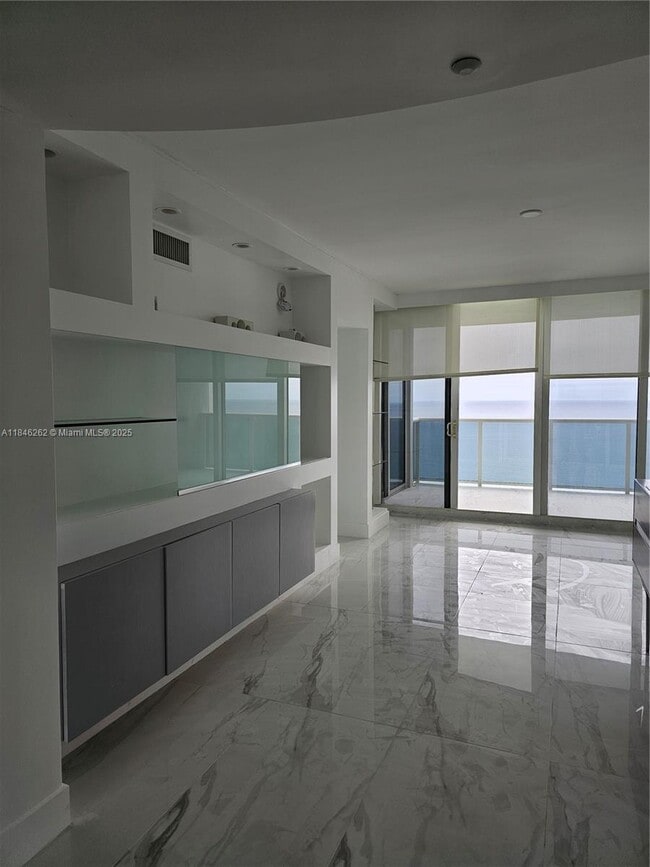 Building Photo - 19111 Collins Ave