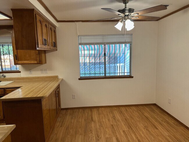 Building Photo - 570 N Lemona St