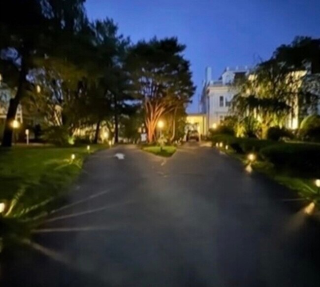 Building Photo - 600 Washington St