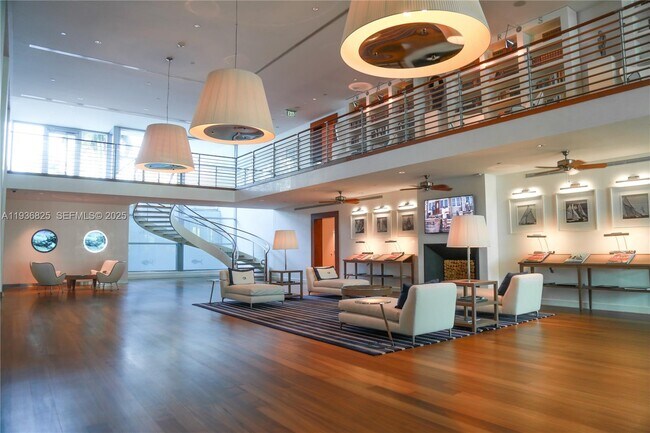 Building Photo - 2627 S Bayshore Dr