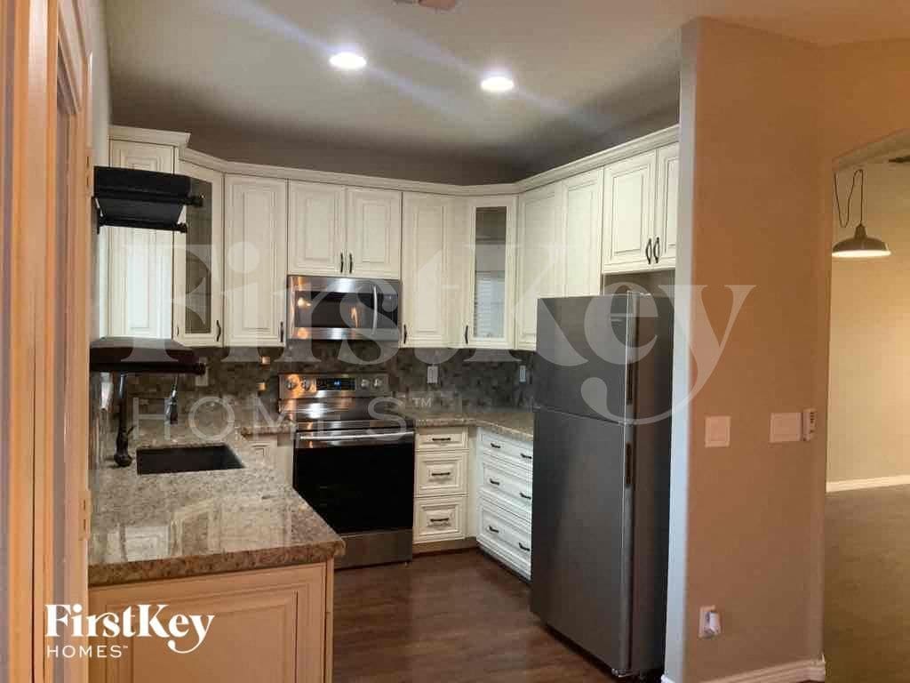 Building Photo - 17424 N 19th Terrace