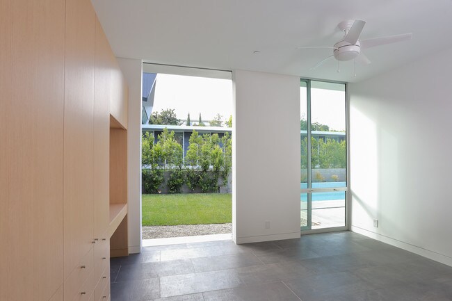 Building Photo - 3660 Inglewood Blvd